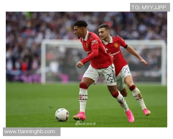 足总杯激战曼联逆转里昂点球大战引爆全场激情时刻