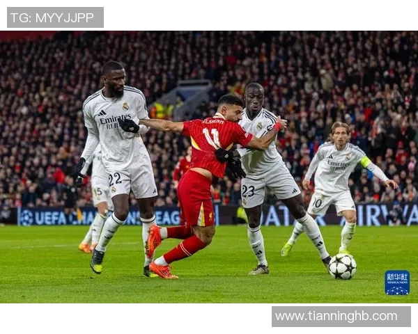 皇马友谊赛大胜利物浦3-0精彩瞬间回顾引发全场热烈反响