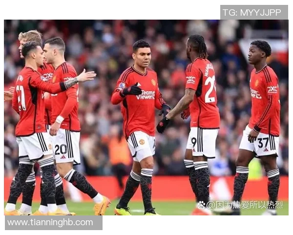 足总杯精彩对决AC米兰与曼联战成平局引发全场热烈反响